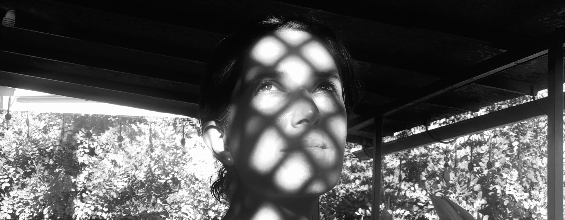 Yaşam; kendimizi keşfetme yolculuğunda;  hayatın bize sunduklarını karşılama ve yaratıcı yönümüzü deneyimleme sanatıdır.  